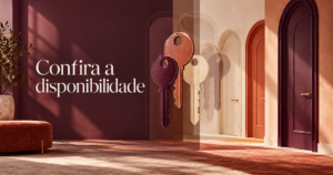 Composição editorial de contornos de portas e chaves que revelam uma divergência de disponibilidade, em ameixa, terracota e marfim.
