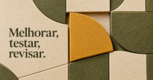 Composição conceitual de uma peça colorida sendo ajustada em um mosaico, representando uma melhoria delimitada.