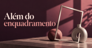 Composição editorial com molduras vazadas e objetos abstratos, ilustrando a escolha de um enquadramento para fotografias.